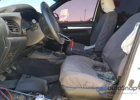 2025 Toyota Hilux from USA, damaged, VIN MR0DA3CD0S4008532